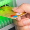 Das Paar hatte im vergangenen Jahr die Bankkarte einer Rentnerin gestohlen und Geld abgehoben.