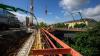 Die Baustelle der Siligmüllerbrücke in Würzburg. Noch betonieren die Arbeiter, aber schon bald sollen wieder Autos über die Brücke rollen.
