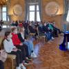 Christine Schöll begeistert die Schüler*innen des FLSH Schloss Gaibach zum internationalen Weltgeschichtentag.