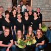 Bürgermeister Alexander Knahn (hinten Mitte) konnte 17 Gründungsmitglieder bei der Vereinsgründung der "Dancing Crows Höchberg" beglückwünschen. Vorne rechts ist die 1. Vorsitzende Margit Buchert-Müller, vorne links stellvertretender Vorsitzender Thomas Müller, die die beiden Trainerinnen Alexandra (links) und Julia Holder umrahmen.