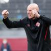 Will auch gegen Spitzenreiter Magdeburg jubeln: Kickers-Trainer Ralf Santelli.