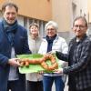 Ein gebackener Schlüssel besiegelt den Abschied (von links): Wolfgang Meixner, Detlef Steinwachs, Anna E. Thieser, Anke Klaus, der neue Leiter Michael Kramer und Ruth Reinfurt.