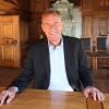 Siegfried Müller (UsW) war von 2008 bis 2020 Oberbürgermeister der Stadt Kitzingen. Nun bekommt er die Ehrenbezeichnung Altoberbürgermeister verliehen.