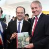 Jean-Pierre Bouquet mit dem früheren Tauberbischofsheimer Bürgermeister Wolfgang Vockel und dem damaligen französischen Staatspräsidenten François Hollande im Jahr 2017 bei der Eröffnung der neuen Mediathek in Vitry-le-François Jean-Pierre Bouquet mit dem früheren Tauberbischofsheimer Bürgermeister Wolfgang Vockel und dem damaligen französischen Staatspräsidenten François Hollande im Jahr 2017 bei der Eröffnung der neuen Mediathek in Vitry-le-François