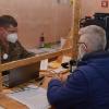 Seit 1. Dezember helfen Bundeswehrsoldaten im Impfzentrum des Landkreises mit.