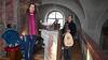 Das Bild zeigt Sylvia Bauer (links) und Amandine Affagard (rechts) an der Orgel.