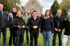Zu den Teilnehmenden beim Auftakt der Taubertäler Wandertage gehörten auch (von links) Bürgermeisterstellvertreter Harald Dietz (Niederstetten), die Bürgermeister Benjamin Czernin (Ahorn) und Joachim Döffinger (Assamstadt), Wanderführer Walter Frank, Landrat Christoph Schauder, Bürgermeisterin Heidrun Beck (Boxberg), Bürgermeister Joachim Markert (Grünsfeld) und Oberbürgermeister Dr. Markus Naser (Rothenburg ob der Tauber).