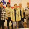 Auf dem Bild von links: Bianca Trabert, Ivonne Gruber, Carolina Wille, Karmen Wille, Katharina Wille mit Hannes.
