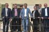 Stippvisite im jüngsten Freilandmuseum Bayerns: Im Rahmen seiner "KulTour" durch alle Regierungsbezirke Bayerns besuchte Kunstminister Bernd Sibler (Mitte) das Fränkische Freilandmuseum in Fladungen. Nach seinem Rundgang durfte ein Erinnerungsfoto nicht fehlen. Es zeigt (von links): Bezirkstagspräsident Erwin Dotzel, Bauhofleiter Otto Orf, Inklusiv-Mitarbeiter Aaron Marschall, Kunstminister Bernd Sibler, Museumsleiterin Ariane Weidlich, MdL Steffen Vogel und Landrat Thomas Habermann. Stippvisite im jüngsten Freilandmuseum Bayerns: Im Rahmen seiner "KulTour" durch alle Regierungsbezirke Bayerns besuchte Kunstminister Bernd Sibler (Mitte) das Fränkische Freilandmuseum in Fladungen. Nach seinem Rundgang durfte ein Erinnerungsfoto nicht fehlen. Es zeigt (von links): Bezirkstagspräsident Erwin Dotzel, Bauhofleiter Otto Orf, Inklusiv-Mitarbeiter Aaron Marschall, Kunstminister Bernd Sibler, Museumsleiterin Ariane Weidlich, MdL Steffen Vogel und Landrat Thomas Habermann.