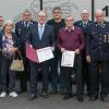 Beim Ehrenabend der Gemündener Stützpunktwehr wurden langjährige aktive und passive Mitglieder ausgezeichnet. Joe Gutbrod und Hans Michelbach wurden zu Ehrenmitgliedern ernannt (von links): Timo Binder (stellvertretender Kommandant), Günter Josef "Joe" Gutbrod, Ralf Zötzl (Stellvertretender Vorsitzender), Hedwig Wiesmann, Heiko Betz (Kommandant), Hans Michelbach, Jürgen Fischlein, Bernd Schürger, Georg Imhof, Willi Betz und Reinhold Bayer.