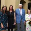 Verdienstmedaille des Markts Randersacker für Peter Rost: (von links) Matthias Henneberger, Weinprinzessin Teresa König, Helga Burkert, Peter und Jilka Rost sowie Michael Sedelmayer. Verdienstmedaille des Markts Randersacker für Peter Rost: (von links) Matthias Henneberger, Weinprinzessin Teresa König, Helga Burkert, Peter und Jilka Rost sowie Michael Sedelmayer.