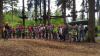 Gleich zu Beginn der Ferien ging es zum beliebten Strong-Kids-Run des SC Ostheim. Mit viel Spaß absolvierten die 18 Kinder des TSV Hausen ohne Zeitstress die abwechslungsreiche Laufstrecke, um am Ende nach einer kleinen leckeren Stärkung glücklich eine Urkunde und ein Geschenk in Händen zu halten. Montag ging es dann gleich sportlich weiter. Ziel war der Kletterpark auf der Wasserkuppe. 25 Kinder nahmen dank der Mithilfe von vier Betreuerinnen trotz Regenmeldung teil. Nach einer Einweisung ging es los. Mit kleinen Stärkungen zwischendurch wurde über zwei Stunden geklettert, bis ein heftiger Regenschauer die Teilnehmer ausbremste. Zum Aufwärmen gab es für jeden einen heißen Kakao in der Märchenwiese. Die abschließende Fahrt mit dem Rodelbob ließ sich natürlich keiner der Kinder entgehen, bevor es wieder glücklich und etwas durchnässt nach Hause ging.