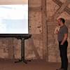 Die beiden Architekten Heiner Brück (links) und Christoph Jordan bei der Präsentation ihrer Pläne in der Schlossscheune. Die beiden Architekten Heiner Brück (links) und Christoph Jordan bei der Präsentation ihrer Pläne in der Schlossscheune.