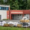 Schutz vor Hochwasser:  Vor der Steigerwaldhalle in Wiesentheid befindet sich der Sandsack-Abfüll- und Sammelplatz.