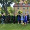 Die zweite Gruppe der Konfirmanten in Bad Neustadt mit Pfarrerin Susanne Ress.