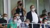 BFV-Präsident Rainer Koch (stehend), derzeit auch Interimspräsident beim Deutschen Fußball-Bund, verfolgte das Relegationsspiel auf der Ehrentribüne im Schweinfurter Stadion.