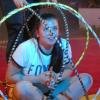 Am Ende eines jeden Tages zeigte die Familie Lauenburger den Ferienfreizeit-Kindern einen kleinen Ausschnitt aus ihrem Zirkusprogramm. Auf dem Foto zu sehen ist Chiara Lauenburger, die zahlreiche Kunststücke mit dem Hula-Hoop-Reifen perfekt beherrscht.