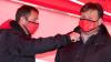 Norbert Zirnsak, zweiter Bevollmächtigter der IG Metall Würzburg (links), bewertet das Tarifergebnis als einen "Abschluss, der Stabilität in der Lohnentwicklung garantiert". Rechts im Bild: Kurt Wexlberger, Betriebsratsvorsitzender des Automobilzulieferers Fehrer. Das Bild entstand während eines IG Metall Aktionstages im vergangenen Herbst am Kitzinger Marktplatz.