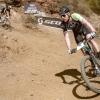 Der Zellinger Alex Bregenzer (vorne) erlebte beim Mountainbike-Rennen auf der italienischen Insel Elba ein Kontrastprogramm zum Saisonauftakt mit Schlamm und Kälte vor drei Wochen zuvor in Deutschland. Im Staub der Mittelmeerinsel belegte er Platz 25 in einem Weltklassefeld.