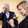 Horst Sauer und seine Tochter Sandra hoffen, sich bald wieder mit Gästen über den Wein austauschen zu können.