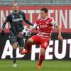 Ans Hinspiel gegen Hannover (im Bild: Marvin Ducksch, links) haben Patrick Sontheimer und seine Kickers gute Erinnerungen. Gegen das Team aus Niedersachsen holten sie im November 2020 ihre ersten drei Punkte  nach zuvor 24 sieglosen Zweitliga-Partien.