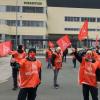Beschäftigte bei Schaeffler haben für einen Warnstreik ihre Arbeit nieder gelegt.
