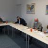 Die Bonitur-Kommission bei der Arbeit im Landwirtschaftsamt Bad Mergentheim: (von links) Christian Nanz, Maximilian Ferner (beide Landwirtschaftsamt), Michael Wagner (BAGeno Bad Mergentheim), Klaus Wunderlich (Herbsthäuser Brauerei) und Matthias Klingert (Landwirt aus Oberlauda).