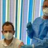 Auch die Chefärzte der Dr. Becker Kiliani-Klinik, Cay Cordes (links) und Martin Wick ließen sich gegen Covid-19 impfen.