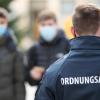 Wer die Richtlinien zur Eindämmung von Corona nicht einhält, dem drohen empfindliche Bußgelder. 