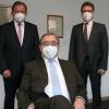 Freut sich auf seine neue Aufgaben in Schloss Werneck: Krankenhausdirektor Alfred Stäblein (vorne) zusammen mit Bezirkstagspräsident Erwin Dotzel und Jürgen Oswald, den Geschäftsleiter der Krankenhäuser und Heime.