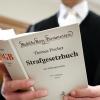 Zu knapp fünf Jahren Haft ist ein 27-Jähriger in Schweinfurt verurteilt worden.