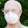 Mittlerweile tragen auch die Skulpturen an der Holzbildhauerschule Maske. Mittlerweile tragen auch die Skulpturen an der Holzbildhauerschule Maske.