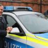 Abschied Helmut Freudenberger: Nach 41 Jahren verlässt der 61-Jährige den Polizeidienst. Zusammen mit seinem Chef, dem Marktheidenfelder Dienststellenleiter Stefan Schwind (rechts), stellt er sich noch einmal zum Abschiedsfoto.