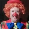 Der Klassiker als Clown im karierten Anzug.