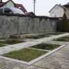 Hohe Grabsteine passen nicht zu kleinen Urnengräbern. Deshalb wurde in Himmelstadt die Höhe der Grabmäler inklusive Bepflanzung für die neuen Urnengräber auf 40 Zentimeter beschränkt. 