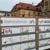 Am Bauzaun der Gerichtsbaustelle sind die Werke der jungen Künstler bis Januar zu sehen.