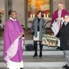 Im Festgottesdienst zu Ehren des Arnsteiner Stadtpatrons, dem Heiligen Nikolaus, wurde Pater Georg Menachery offiziell in seinem neuen Amt als Pfarrvikar in der Pfarreiengemeinschaft "Um Maria Sondheim" willkommen geheißen. Im Bild (von links) Bürgermeister Franz-Josef Sauer, Pater Georg Menachery, Regina Kreß (stellvertretende Vorsitzende der Pfarreiengemeinschaft), Pfarrer Christian Ammersbach, Sabine Völker (Vorsitzende der Pfarreiengemeinschaft) und Kirchenpfleger Hans-Dieter Böhmer.