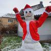 Schneemann-Nikolaus "Sanderchamp" ist mehr als nur ein frostiger Geselle, der nach dem ersten Schneefall entstand. Er ist "Mut-Macher" und Inspirator für ein Ritual, das auch nach dessen Zeit zusammenschweißt.
