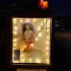 So sah beispielsweise das Adventsfenster vom 4. Dezember (Fam. Müller, Unslebener Str. 4) aus.