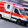 Ein Rettungswagen eilt zum Einsatzort (Symbolfoto).