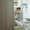 900 Pflegekräfte arbeiten am Leopoldina in Schweinfurt. Sie sind am nähsten dran an den Patienten. Zwei von ihnen haben wir am Abend für unsere Serie kurz begleitet.