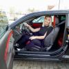 Lässig, rassig und elegant laden die drei Sportwagen von "Performance Cars" am Arnsteiner "Alten Schwimmbad" zur Spritztour ein. Die Chefin Valeria Tarascan vermietet seit September diese Traumwagen.