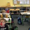 In der Grundschule in Iphofen stehen bereits die CO²-Ampeln (hinten, Mitte). Schüler und Lehrer lüften, sobald die Ampel auf orange springt.