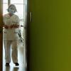 Cornelia Grönert ist die Hygienebeauftragte am Leopoldina-Krankenhaus. Sie besucht regelmäßig die Stationen, erklärt auch Patientenbesuchern, wann sie eine Maske tragen sollen. 
