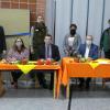 Hinter den Masken verbergen sich (von links): Landrat Dr. Alexander Legler, Schulrektorin Ursula Glaab, Naturpark Ranger Andreas Gries, Bürgermeister Felix Wissel, Naturparkführerin Sandra Nees; der zweite Vorsitzende des Naturparks Thomas Zöller und Naturpark-Geschäftsführer Oliver Kaiser. Hinter den Masken verbergen sich (von links): Landrat Dr. Alexander Legler, Schulrektorin Ursula Glaab, Naturpark Ranger Andreas Gries, Bürgermeister Felix Wissel, Naturparkführerin Sandra Nees; der zweite Vorsitzende des Naturparks Thomas Zöller und Naturpark-Geschäftsführer Oliver Kaiser.