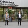 Maxmilian Braun (rechts) von der Sparkasse Tauberfranken übergibt eine Spende von 500 Euro an (von links) Corinna Breunigvom Krankenhaus Tauberbischofsheim sowie Professor Hans Ruppin und Cilli Döhling vom Förderverein "Krankenhaus Tauberbischofsheim und Seniorenzentrum Haus Heimberg".