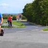 Nicht ganz unproblematisch: Wenn Fahrradfahrer von der  Merkershäuser Hauptstraße kommend auf den neuen Radweg in Richtung Kleinbardorf fahren, müssen sie die Gegenfahrbahn der Hauptstraße queren.