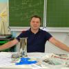Inspiriert von einem Mystery-Thriller, kam Lehrer Tim Tropp auf die Idee, die Schüler der Grundschule Zeil-Sand sollten ihre Erlebnisse aus dem von Corona so geprägten Schuljahr in eine Zeitkapsel packen und zwanzig Jahre in die Zukunft schicken.