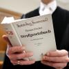 Lügen bei der Polizei oder vor Gericht - das hat Konsequenzen. Diese Erfahrung durfte jetzt ein 18-Jähriger in Kitzingen machen.