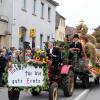 2019 schlängelte sich der große Erntedankfestzug der Gemeinde an vielen Hundert Schaulustigen vorbei. Dieses Jahr ist er abgesagt worden.